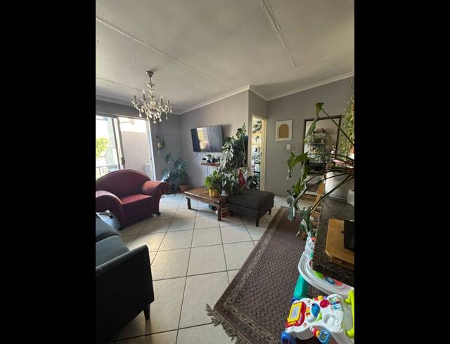 2 BEDROOM APARTMENT RENTED IN WEST BEACH